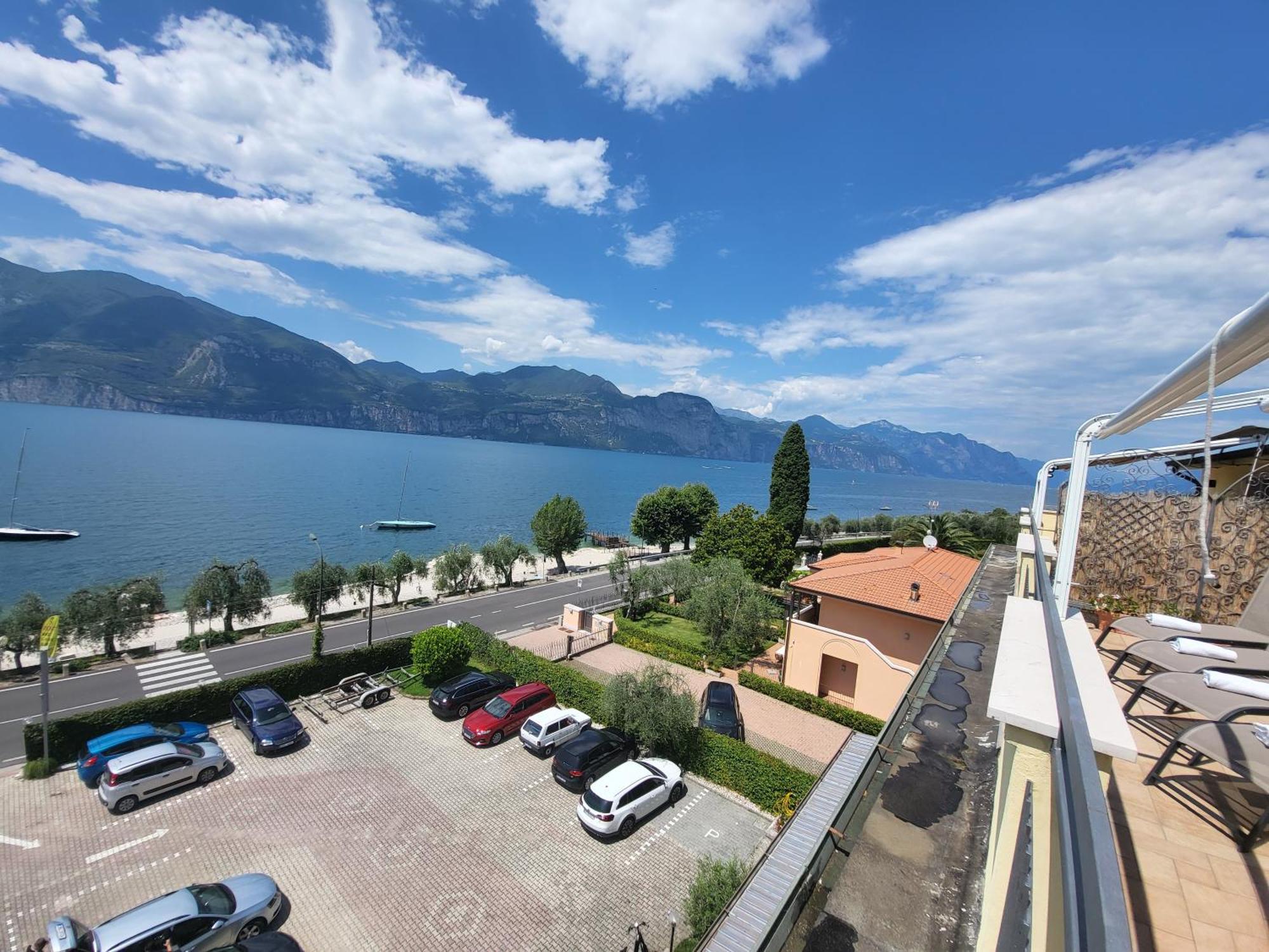 Penthouse Casa Alkea Masse Lake View Brenzone sul Garda Exterior photo