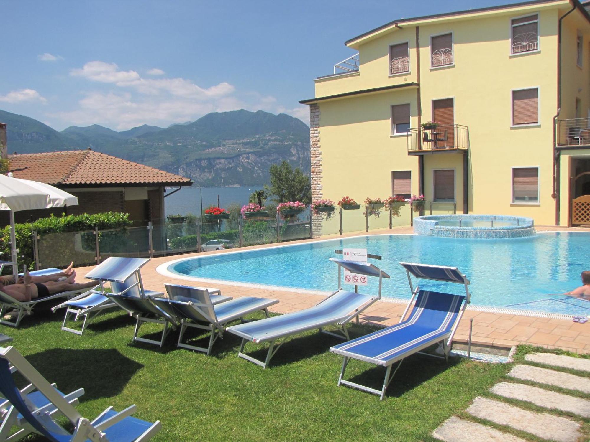 Penthouse Casa Alkea Masse Lake View Brenzone sul Garda Exterior photo
